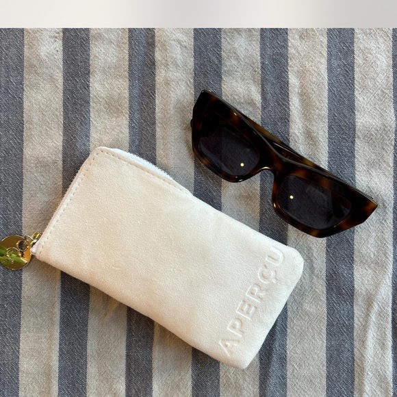 Tortoise Shell Sunglasses - Picture 4 of 4